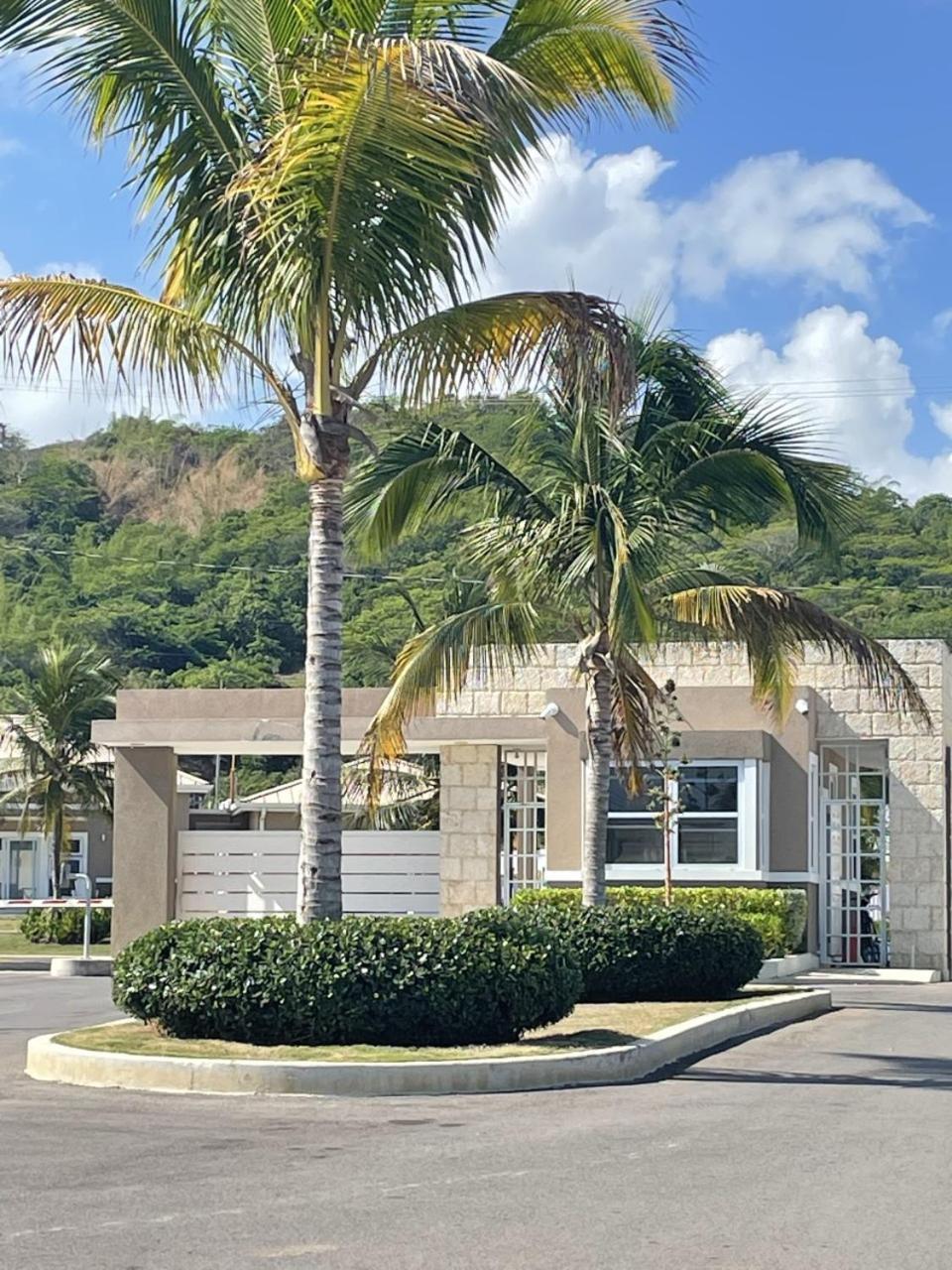 Seashore Vacation Home, Oceanpointe, Lucea, Jamaica Buitenkant foto
